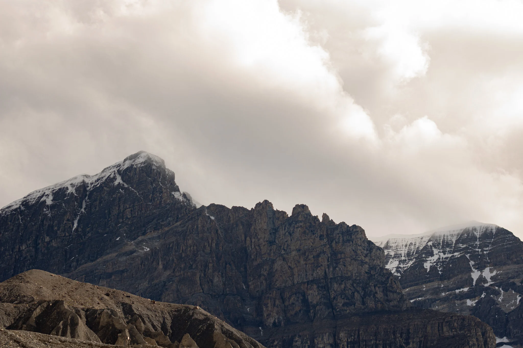 Icefields Parkway landscape photo in Alberta.