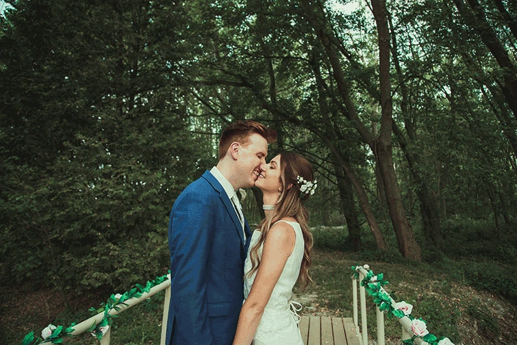 Bride and groom on their wedding day smiling